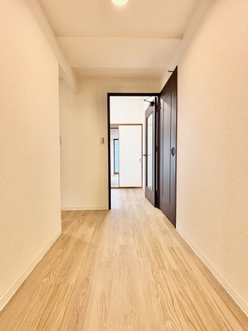 ライオンズマンションニューシティ蟹江二番館の玄関|廊下