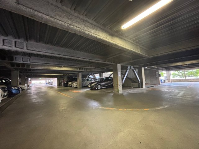 ライオンズマンションニューシティ蟹江二番館の駐車場