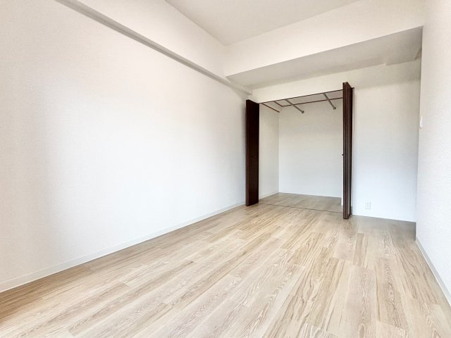 ライオンズマンションニューシティ蟹江二番館の洋室|東側洋室