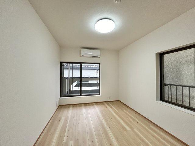 高知市石立町　中古戸建ての洋室