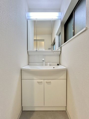 高知市石立町　中古戸建ての独立洗面台