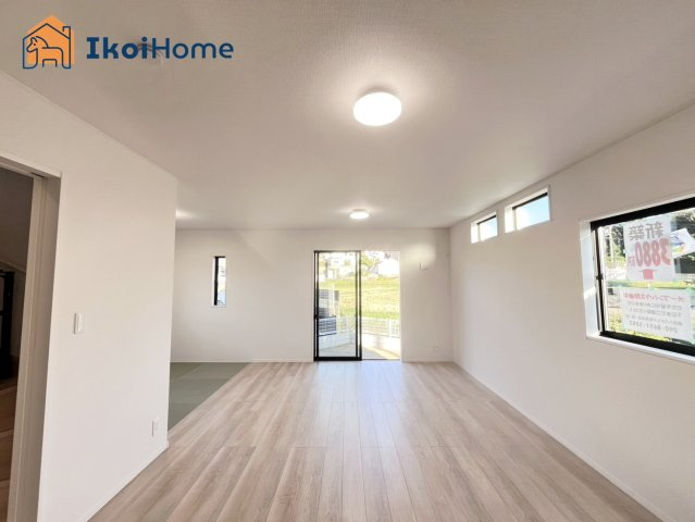 明石市大久保町谷八木第6　3号棟　の居間・リビング|【ホームページに現地動画掲載中】●年中無休：当日予約可●オプションなどを住宅ローンに組込む事も可能です