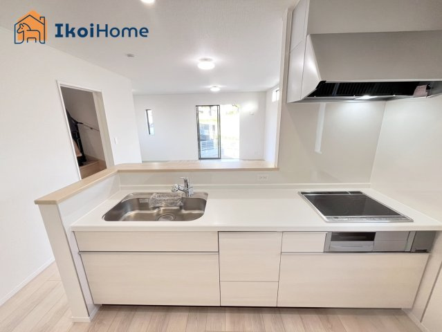 明石市大久保町谷八木第6　3号棟　のキッチン|【ホームページに現地動画掲載中】●年中無休：当日予約可●IHキッチンはお手入れが簡単で便利。