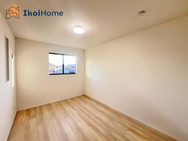 明石市大久保町谷八木第6　3号棟　の寝室|【ホームページに現地動画掲載中】●年中無休：当日予約可●「遮熱Ｌｏｗ−ｅ複層硝子入り窓」完備