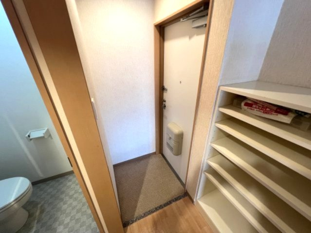 クレアール本山の玄関