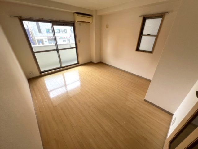 クレアール本山の居間・リビング