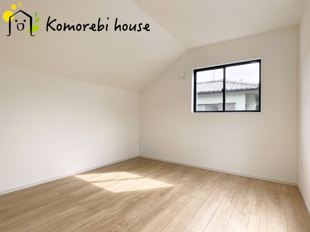 上尾市浅間台　12期　新築一戸建て　グレース　02の寝室|広くて明るい寝室