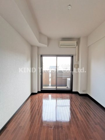 ライジングコート梅田サンライズの居間・リビング