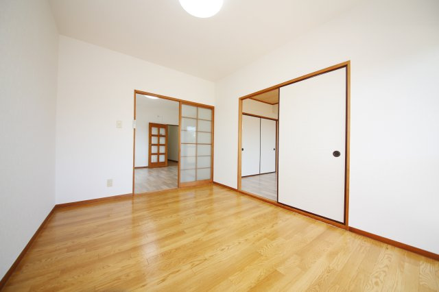 サンシャイン藤の洋室|別部屋同間取りのお写真となります。参考にご覧くださいませ。