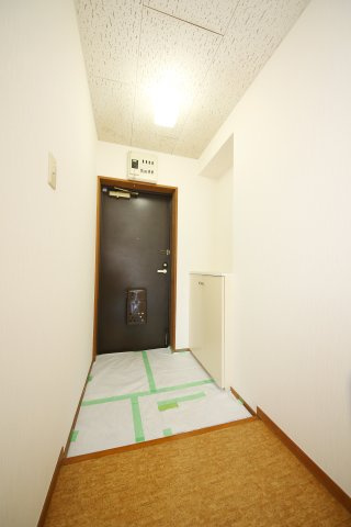 サンシャイン藤の玄関|別部屋同間取りのお写真となります。参考にご覧くださいませ。