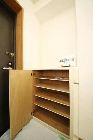 サンシャイン藤の収納|別部屋同間取りのお写真となります。参考にご覧くださいませ。