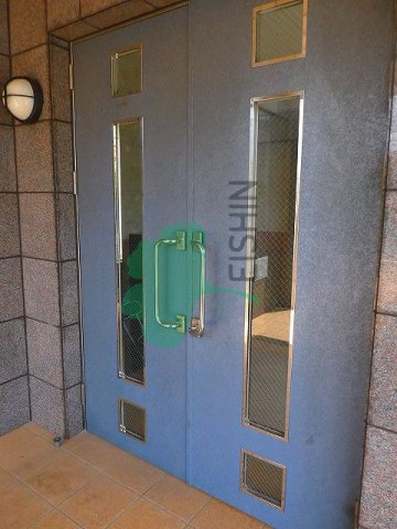 ウィザード空港通りのエントランス