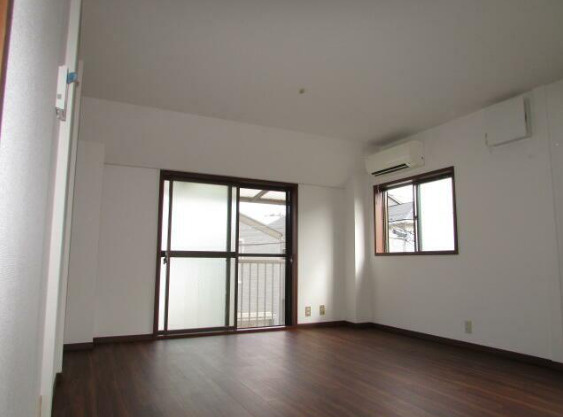 高崎貸家A　リフォーム済　屋上テラス　和室の居間・リビング