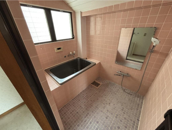 高崎貸家A　リフォーム済　屋上テラス　和室の浴室
