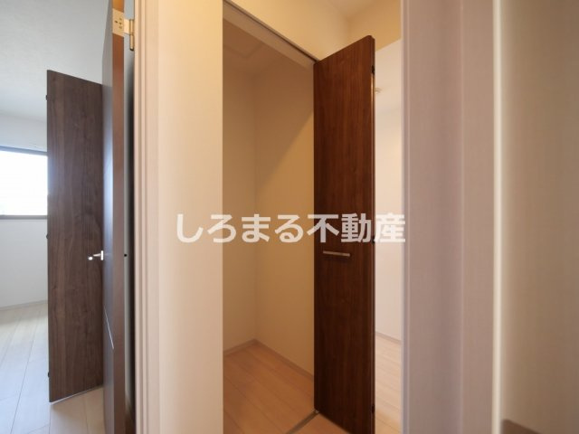 コート・ド・ボーヌ深江南南棟の収納