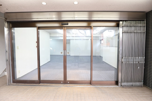 エリナスビルのエントランス