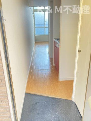 レインボーパレスの玄関|収納もある玄関です