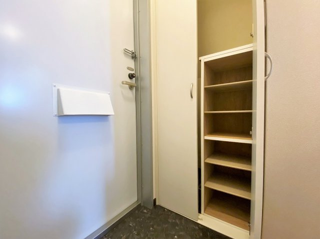 レオネクストエルビエンⅢの玄関|設備・仕様は号室により異なる為、現況を優先致します。