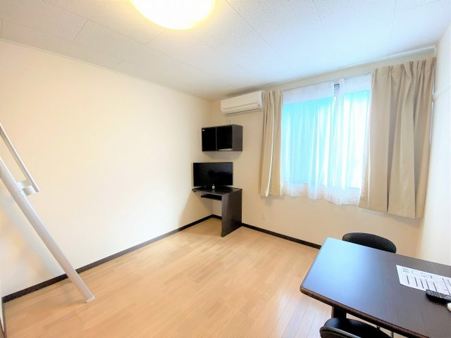 レオネクストエルビエンⅢの居間・リビング|設備・仕様は号室により異なる為、現況を優先致します。