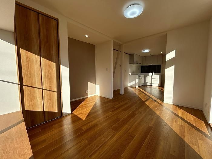 東大和市芋窪４丁目の中古一戸建の居間・リビング