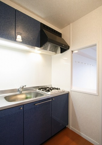 エンクレスト天神東Ⅱのキッチン|コンパクトなキッチンで掃除もラクラク