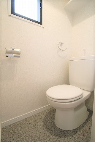 エンクレスト天神東Ⅱのトイレ|落ち着いた色調のトイレです