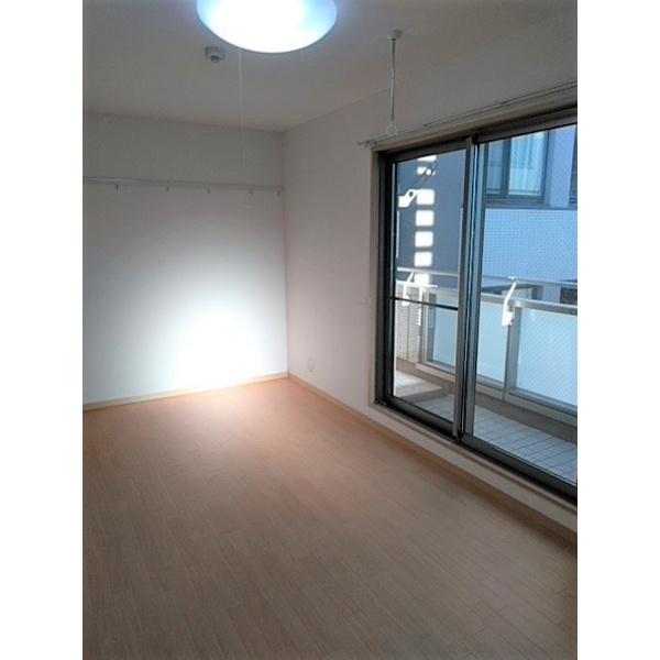 マ・メゾン大倉山の居間・リビング