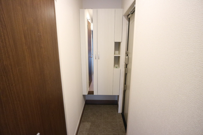 LAUREUS KUGAの玄関