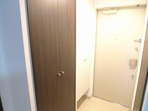 リードレジデンス関大前の収納