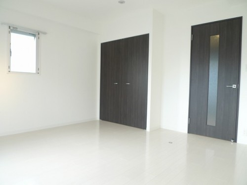 リードレジデンス関大前の居間・リビング