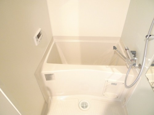 リードレジデンス関大前の浴室