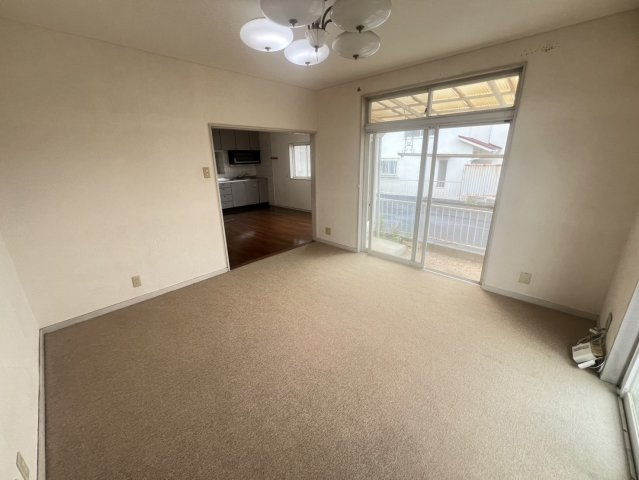 下畑町貸家の居間・リビング