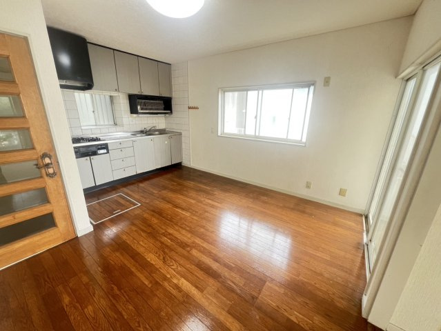 下畑町貸家の居間・リビング