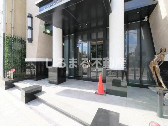 セイワパレス真田山公園南のエントランス