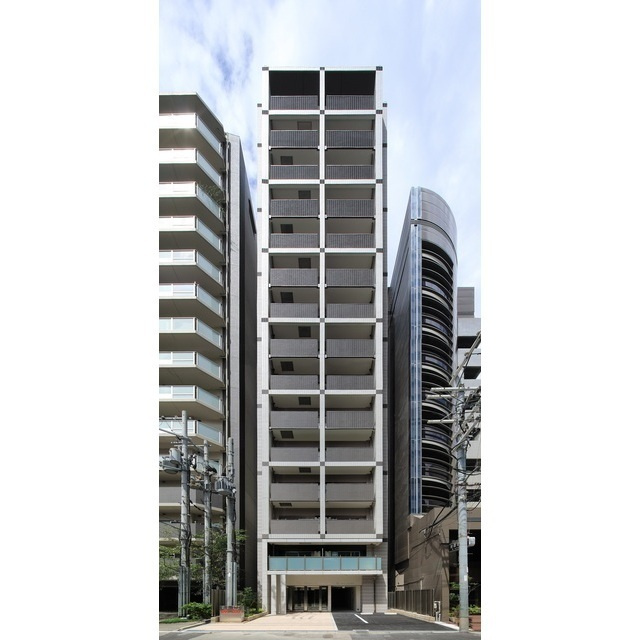 ラクラス堺筋本町の外観