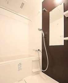 ラクラス堺筋本町の浴室