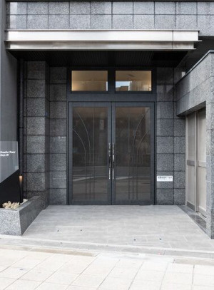 フロンティアタワー九条Ⅲのエントランス