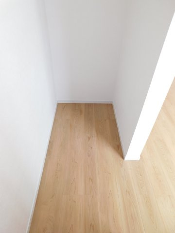 名古屋市瑞穂区中根町４丁目の新築一戸建の収納|◇ＷＩＣ◇　　洋室のウォークインクローゼット　季節物の洋服や大きな荷物をしっかりと収納いただけます