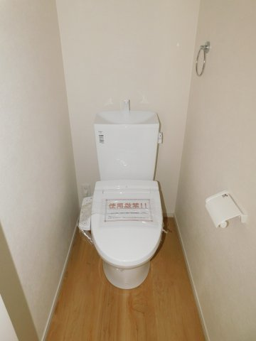 名古屋市瑞穂区中根町４丁目の新築一戸建のトイレ|◇トイレ◇　　１階・２階シャワートイレ・節水タイプ