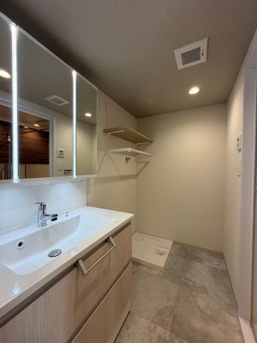 青梅市大柳町の中古マンションの独立洗面台