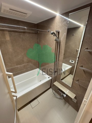 エンクレスト博多PARKSIDEの浴室
