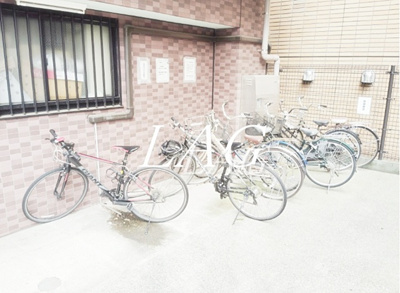 【その他共用部分】 | グランメール成増 | 駐輪場です。