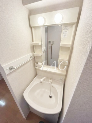 【洗面所】 | グランメール成増 | 洗面台です。