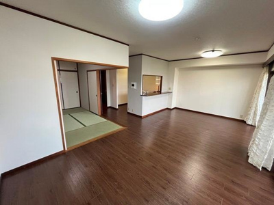 【居間・リビング】 | サンジュール・ステーション貝塚 | リビング