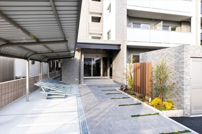 【外観】 | ＬＵＸＣＡＳ ＦＵＫＵＯＫＡ ＥＡＳＴ | 建物外観