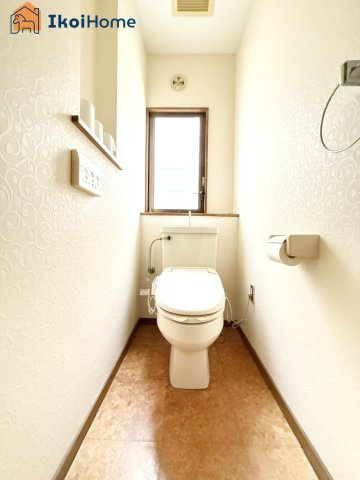 明石市港町　店舗付き中古戸建のトイレ|●年中無休：当日予約可●1階・2階・3階それぞれにウォッシュレット付トイレを完備！