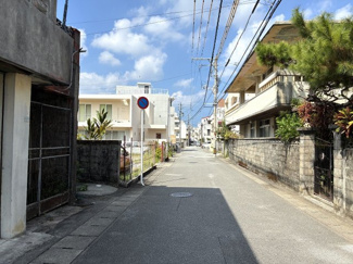 【前面道路含む現地写真】 | 那覇市三原3丁目　土地