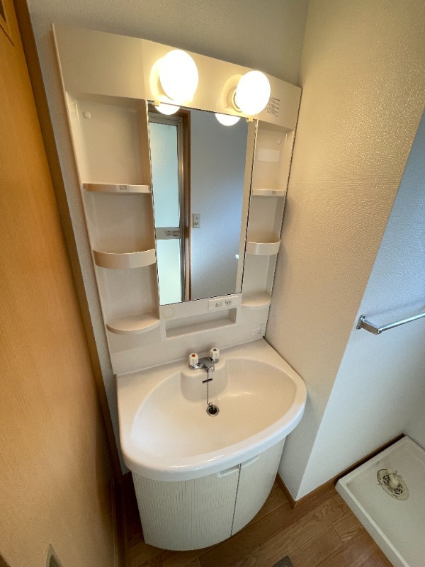 ラックフィル中川B棟の洗面所|他の部屋の参考写真です。現況優先