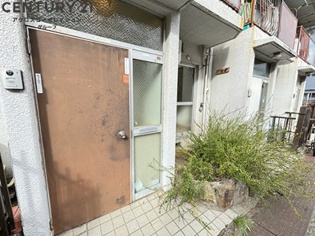 南武庫之荘4丁目テラスハウスのエントランス