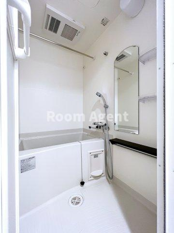 プレサンス上前津プレスの浴室